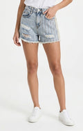 Elegance starts with the perfect shorts🤍
Simple, classy, and effortlessly chic.