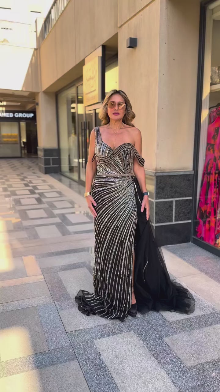 Title
Black Soirée Evening Dress